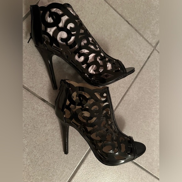 N.Y.L.A booties (new) - Picture 12 of 13